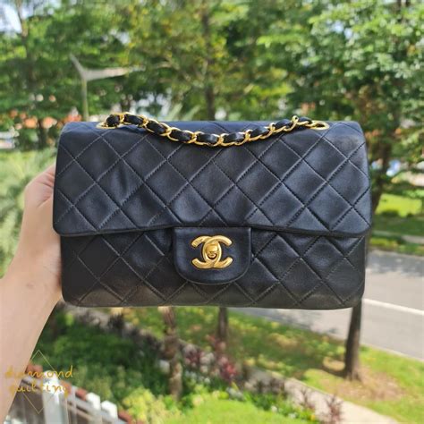 chanel classic flap穿搭|fashionphile chanel flap.